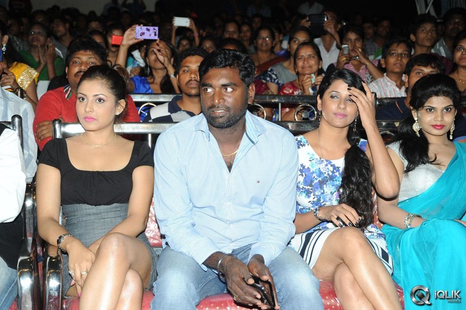 Undhile-Manchi-Kalam-Mundhu-Mundhuna-Movie-Audio-Launch